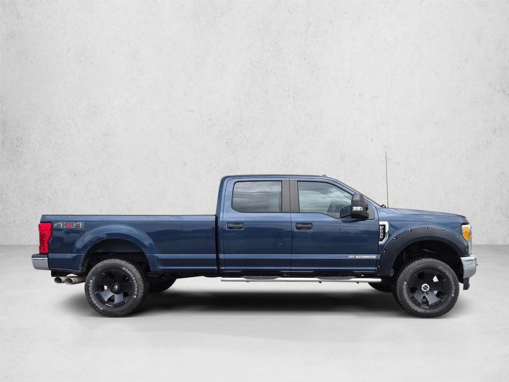 Used 2017 Ford F-250 XL Crew Cab Pickup