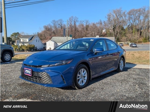 2025 Toyota Camry LE's photo