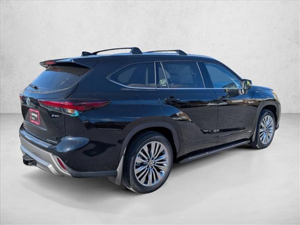 New 2026 Toyota Highlander Hybrid Platinum SUV