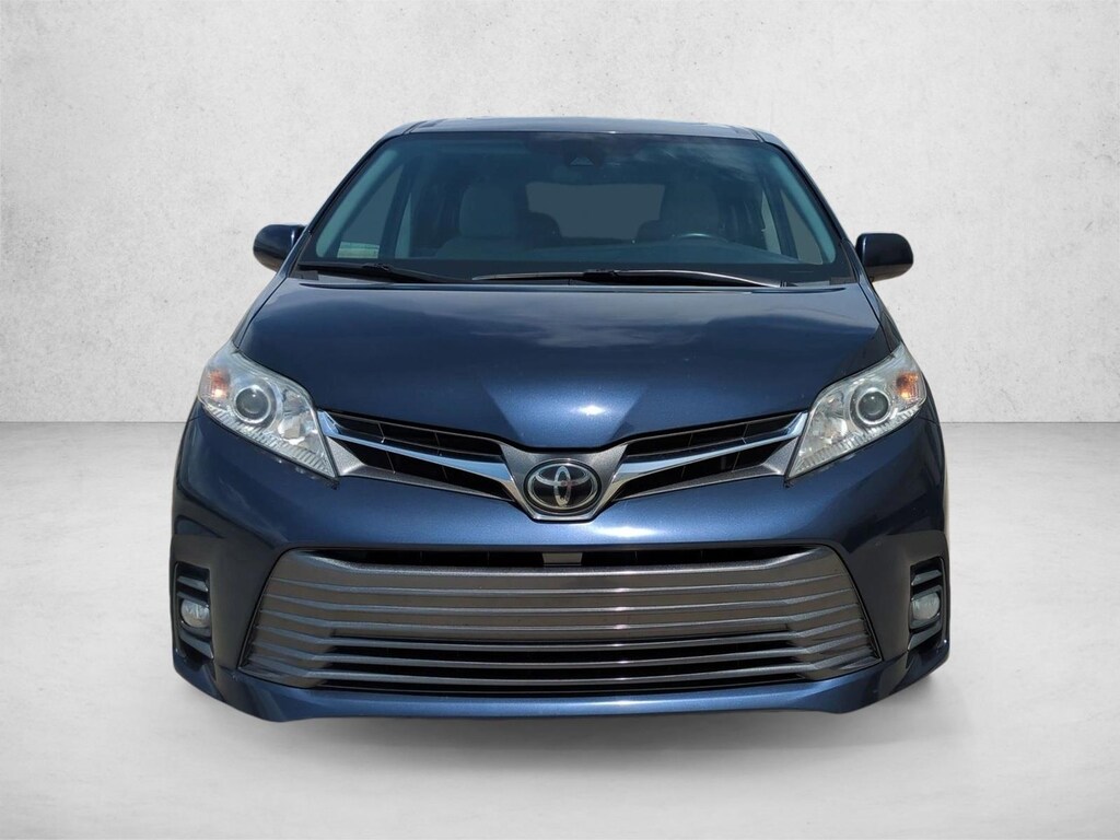 Used 2020 Toyota Sienna XLE Auto Access Seat Mini-van Passenger