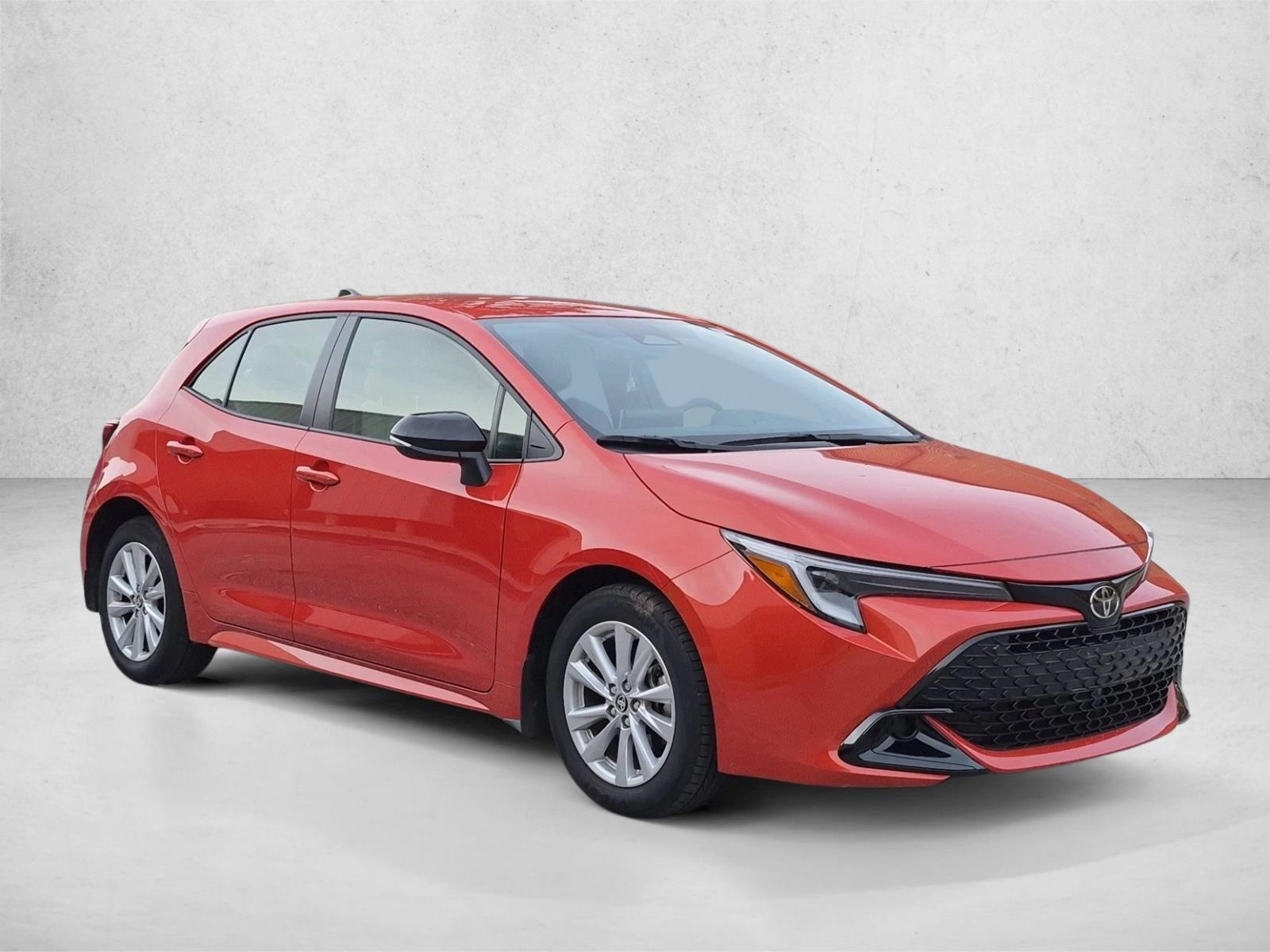 Used 2026 Toyota Corolla Hatchback SE 4dr Car