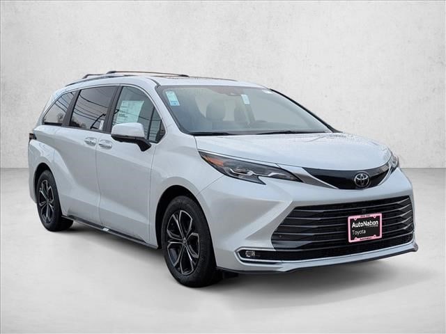 2026 Toyota Sienna Platinum's photo