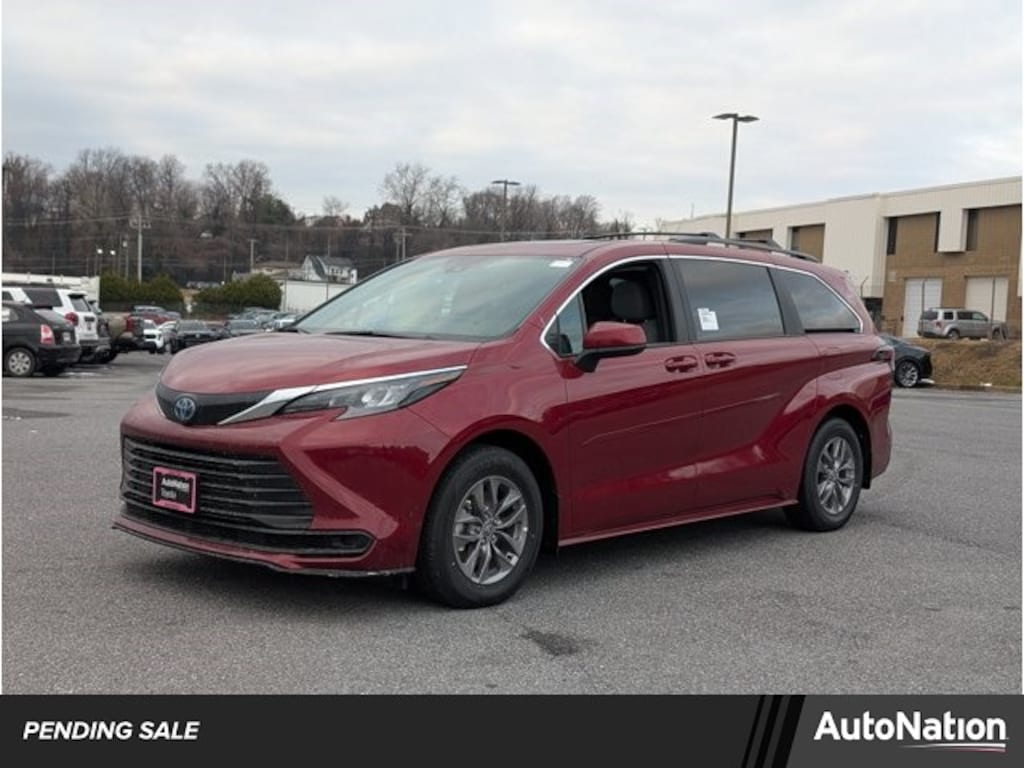 New 2025 Toyota Sienna LE 8 Passenger Van Passenger Van