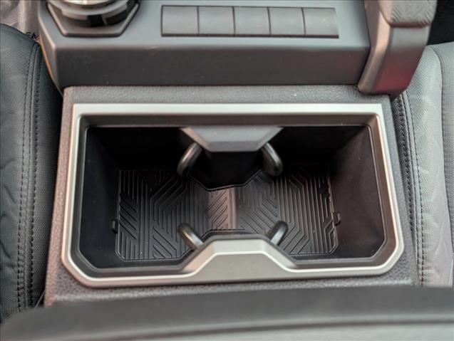 2025 Toyota Tacoma SR5 - Photo 17