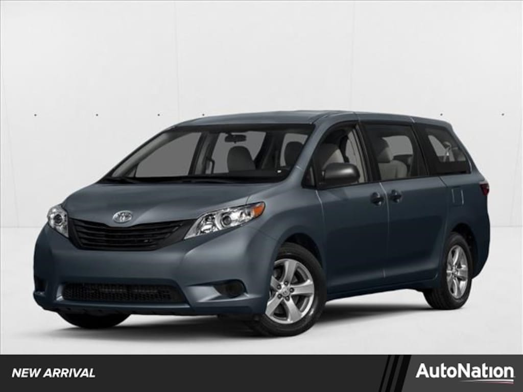 Used 2015 Toyota Sienna XLE Mini-van Passenger