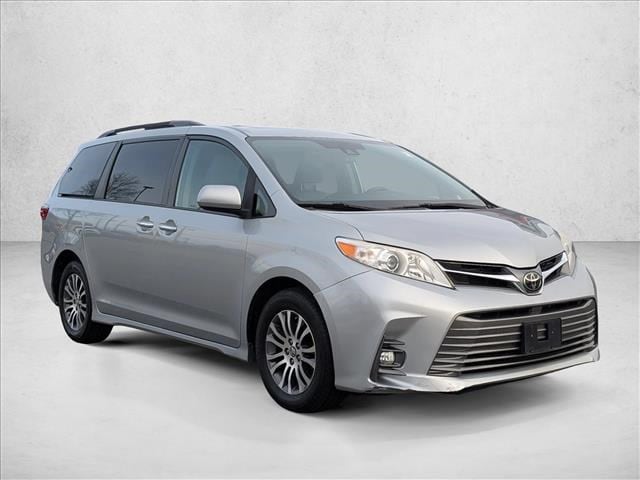 2020 Toyota Sienna XLE Premium