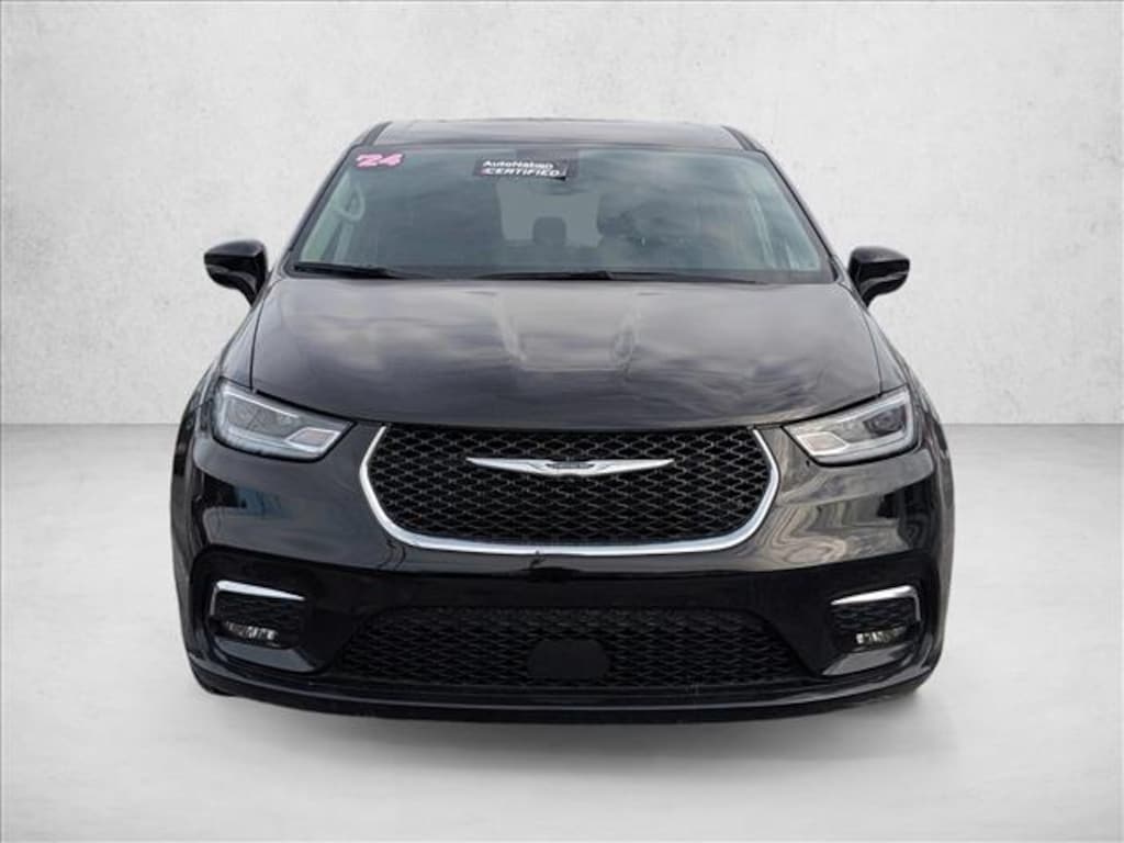 Used 2024 Chrysler Pacifica Touring L Mini-van Passenger