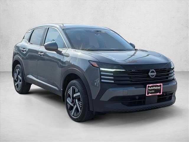 2025 Nissan Kicks SV's photo