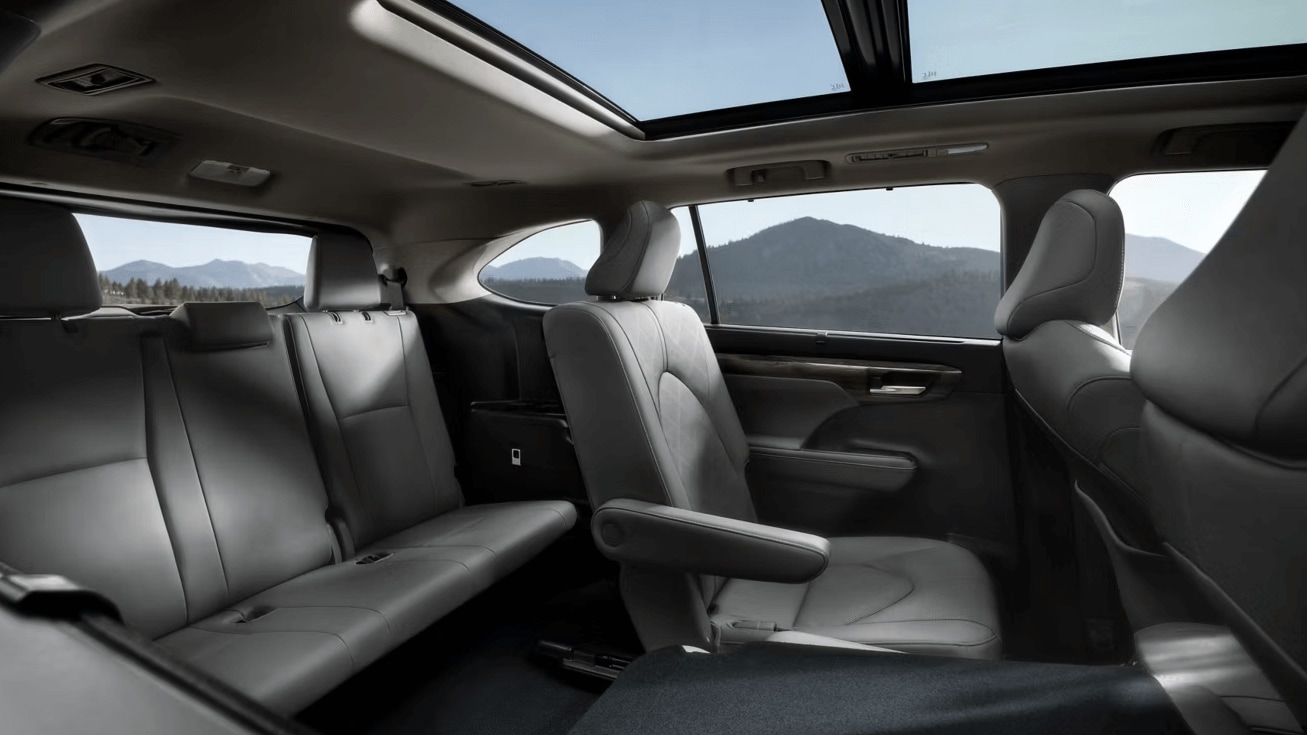Highlander (1).png The cabin of a Toyota Highlander with front and back seats pictured