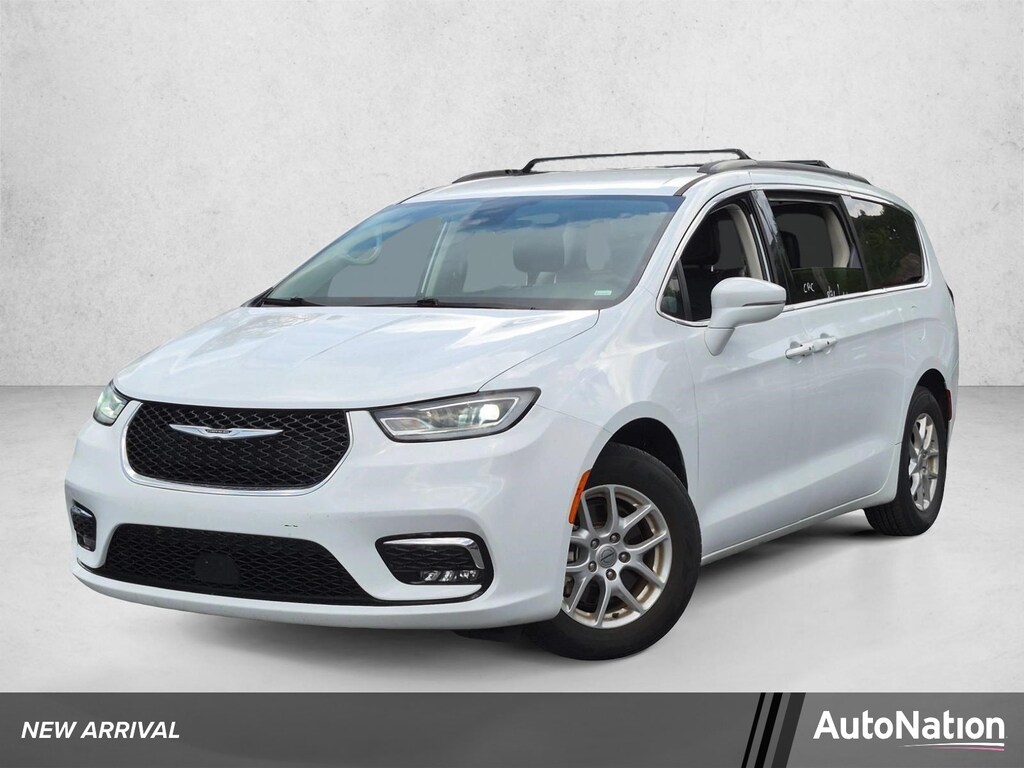 Used 2022 Chrysler Pacifica Touring L Mini-van Passenger