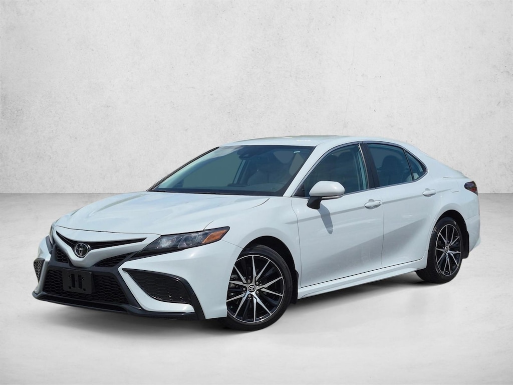 Used 2024 Toyota Camry SE 4dr Car