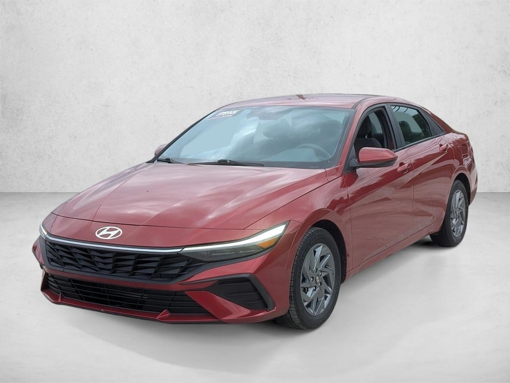 Used 2024 Hyundai Elantra SEL 4dr Car