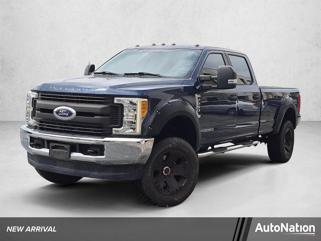Used 2017 Ford F-250 XL Crew Cab Pickup