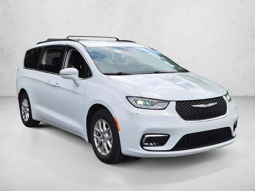 Used 2022 Chrysler Pacifica Touring L Mini-van Passenger