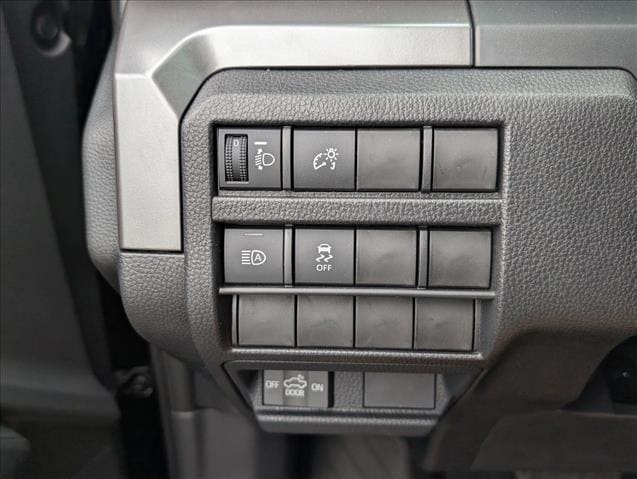 2025 Toyota Tacoma SR5 - Photo 14