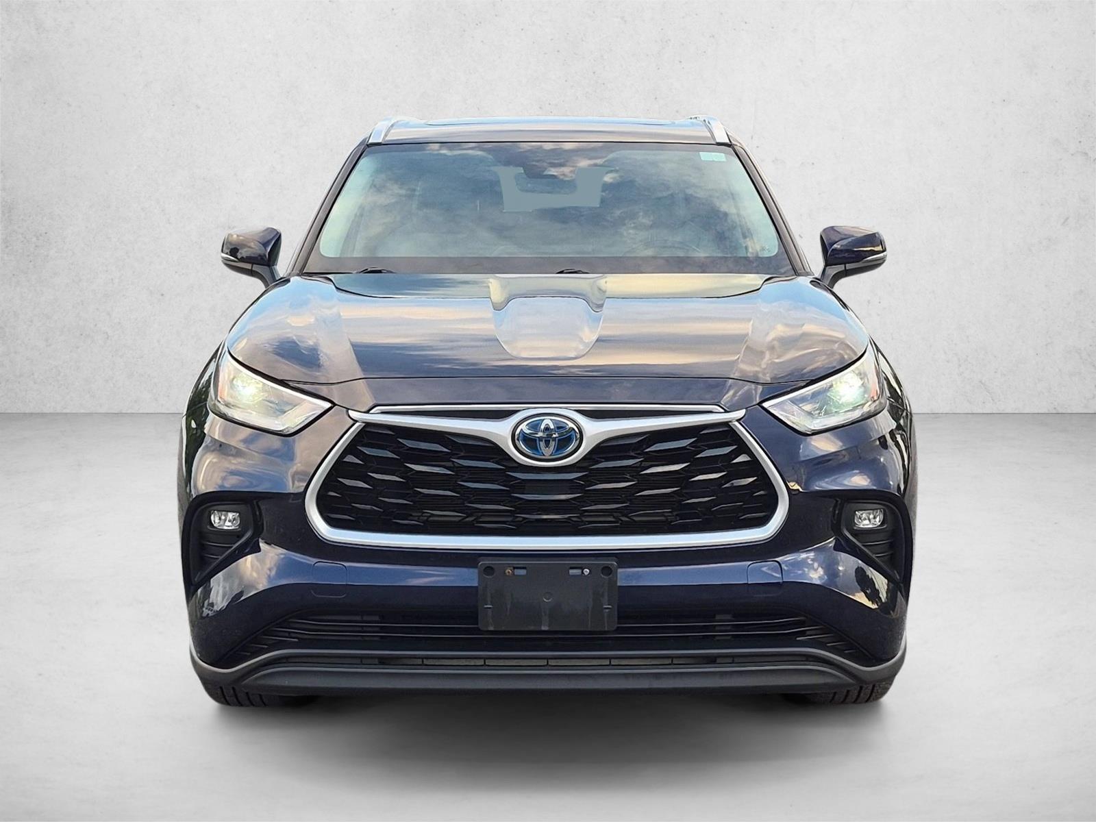 Used 2021 Toyota Highlander Hybrid XLE Sport Utility