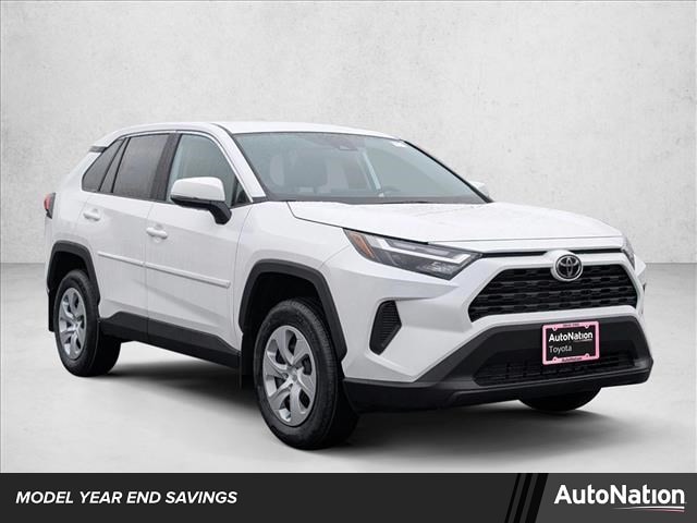 2025 Toyota RAV4 LE's photo