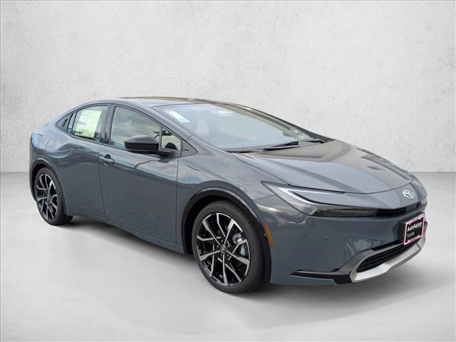 2026 Toyota Prius SE's photo