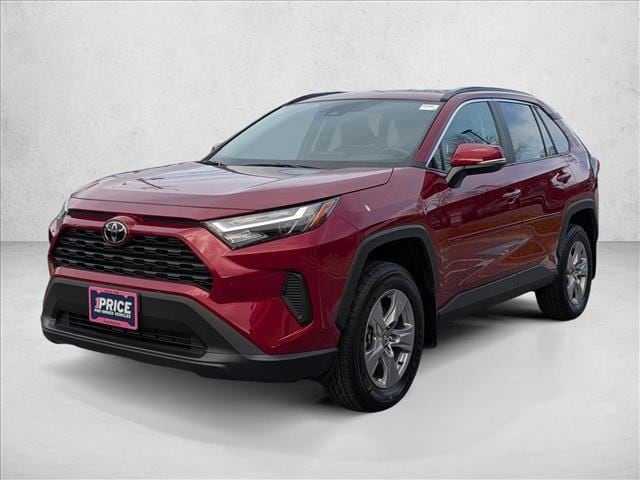 2025 Toyota RAV4 XLE's photo