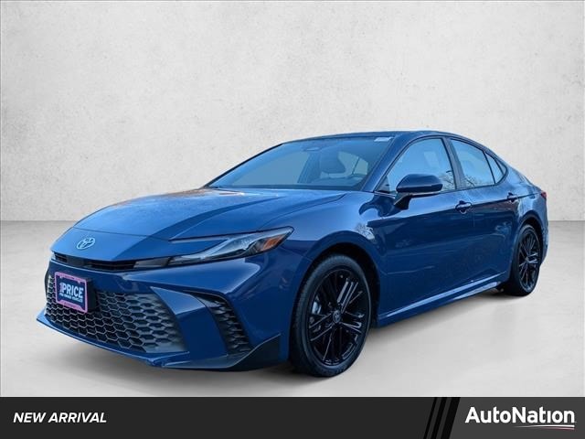 2025 Toyota Camry SE's photo