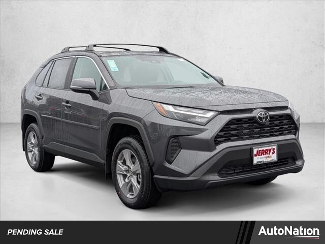 2025 Toyota RAV4 XLE's photo