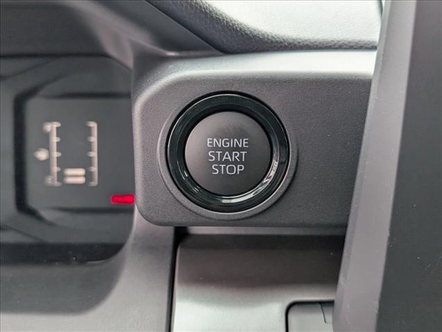 2025 Toyota Tacoma SR5 - Photo 17