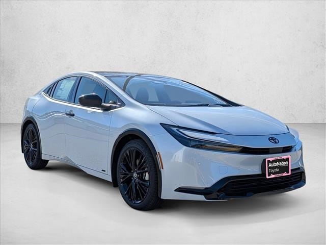 2026 Toyota Prius XLE's photo