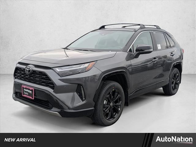 2025 Toyota RAV4 XSE's photo