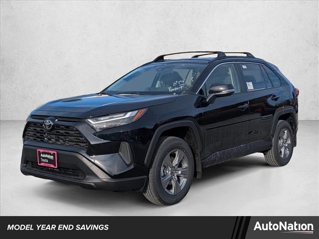 2025 Toyota RAV4 XLE's photo
