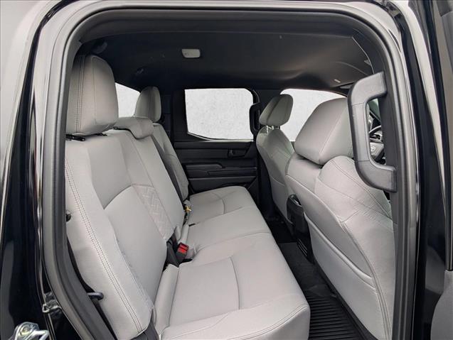 2025 Toyota Tacoma SR5 - Photo 7