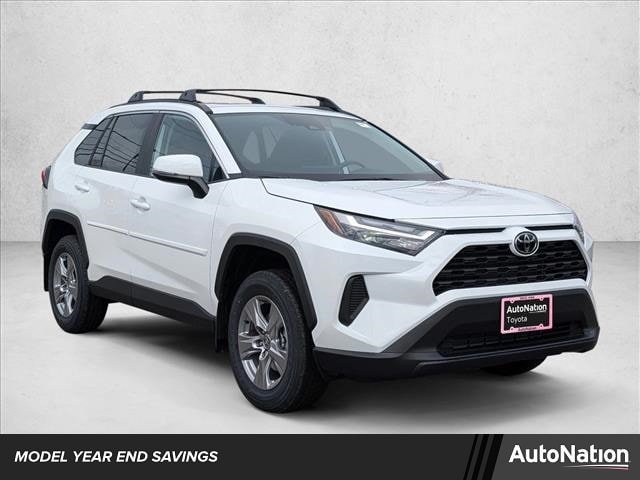 2025 Toyota RAV4 XLE's photo