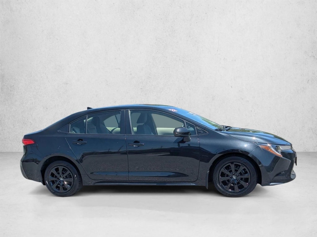 Used 2022 Toyota Corolla LE 4dr Car