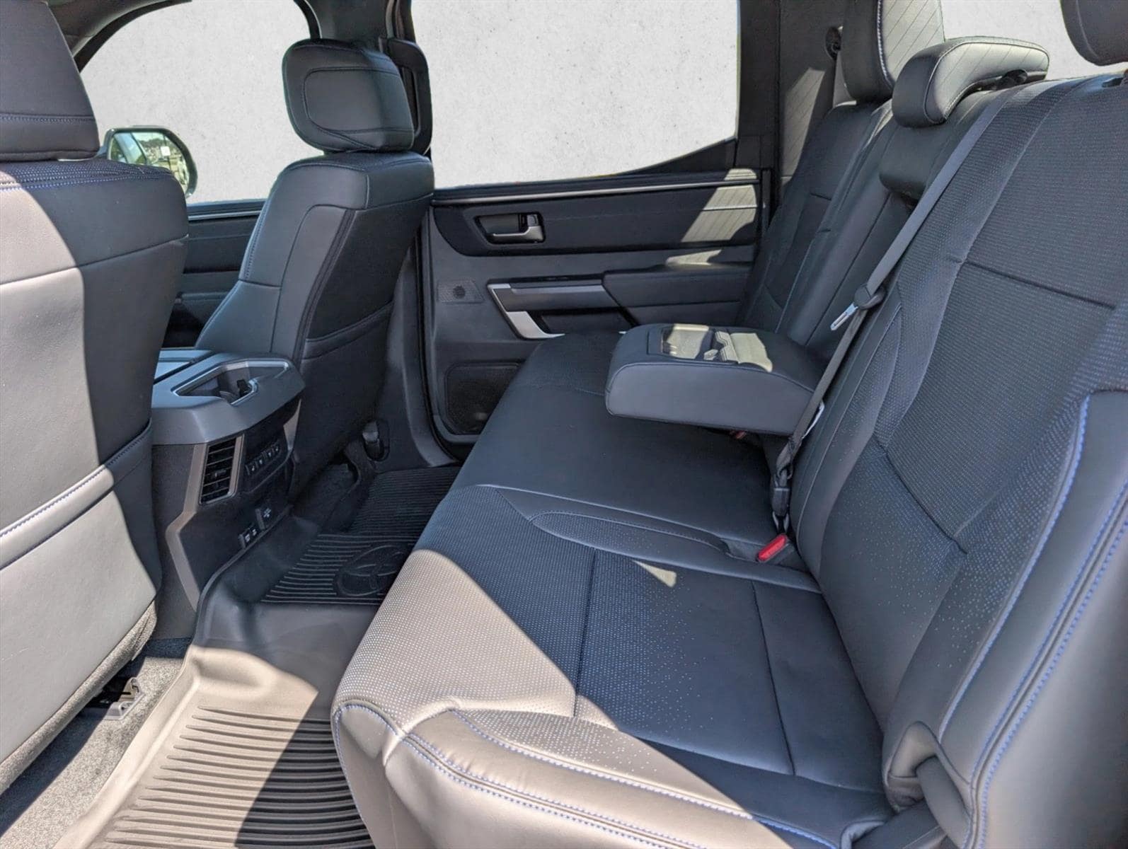 2026 Toyota Tundra Platinum - Photo 16