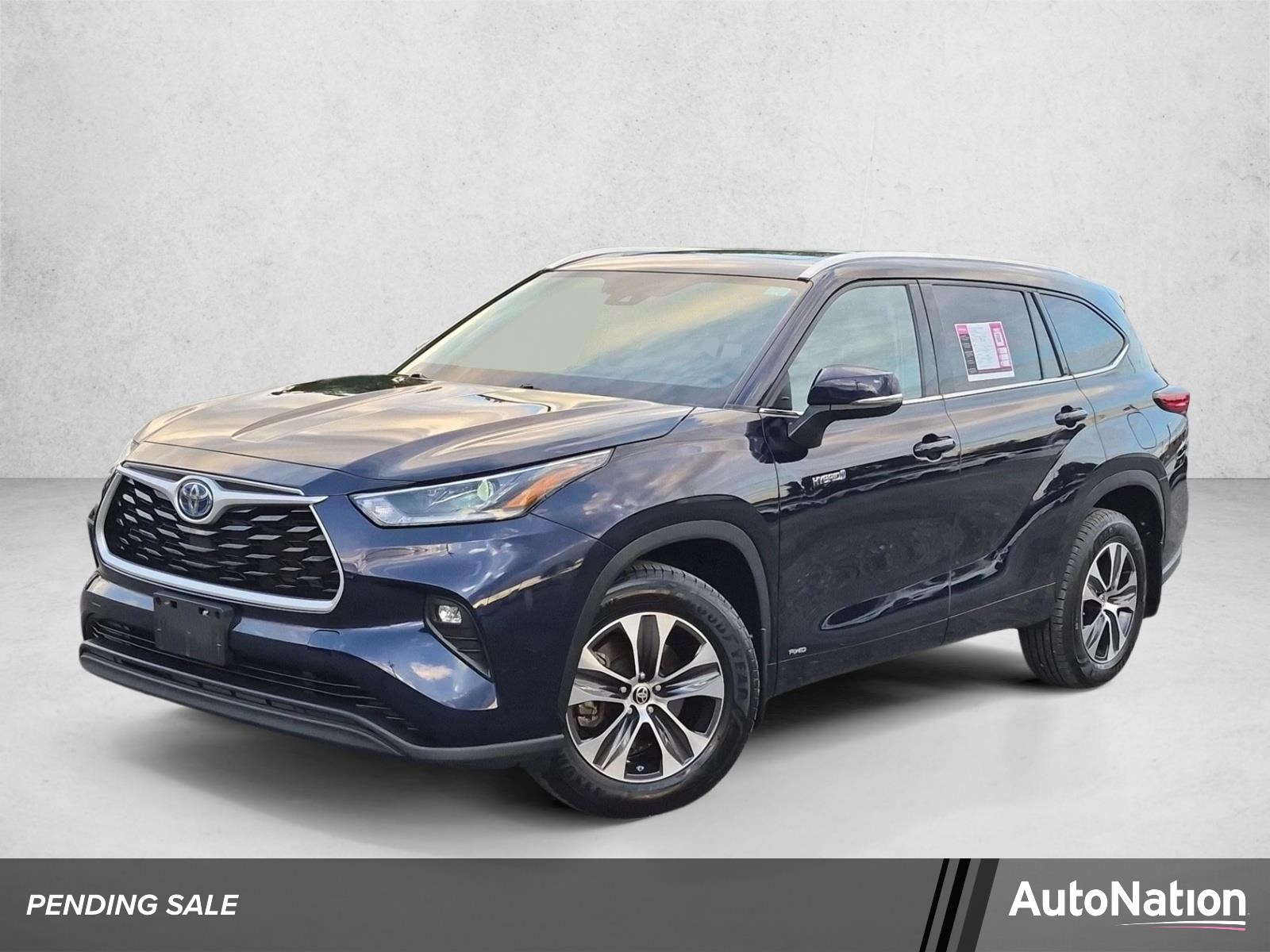 Used 2021 Toyota Highlander Hybrid XLE Sport Utility