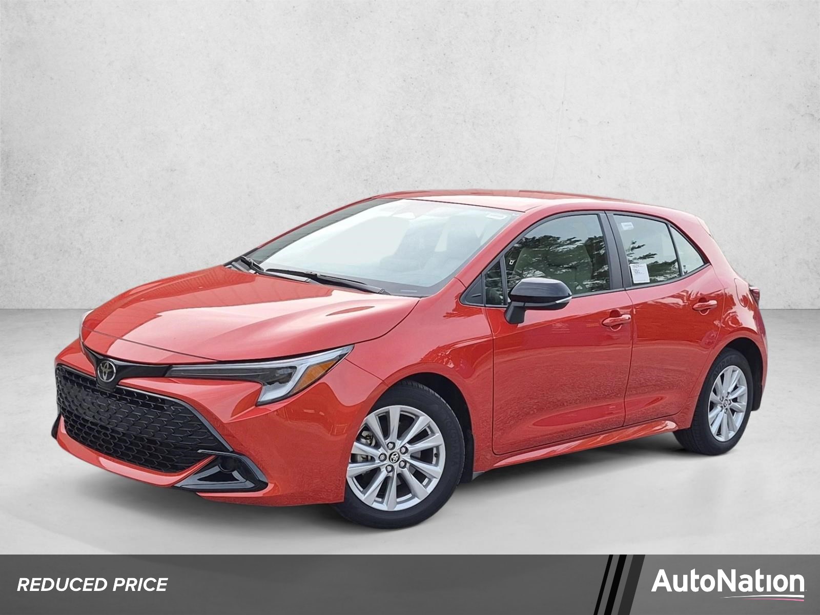 Used 2026 Toyota Corolla Hatchback SE 4dr Car