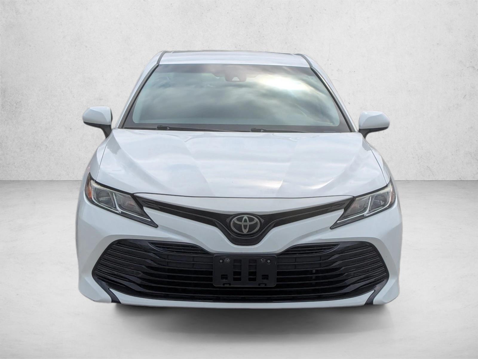 Used 2018 Toyota Camry LE with VIN 4T1B11HK8JU010444 for sale in Nottingham, MD