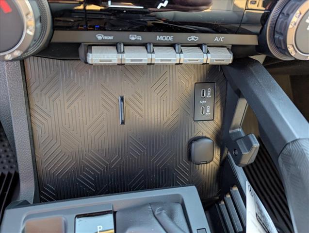 2025 Toyota Tacoma SR5 - Photo 20