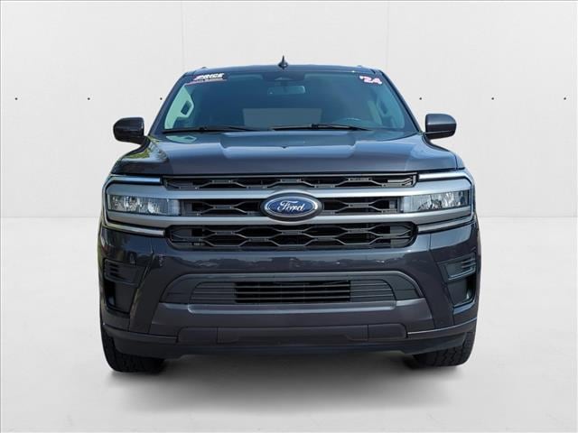 2024 Ford Expedition XLT photo 2