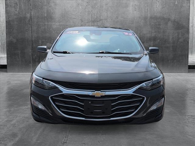 2023 Chevrolet Malibu 1LT photo 2