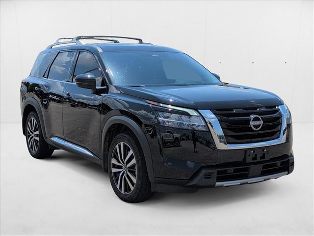 2024 Nissan Pathfinder Platinum photo 3