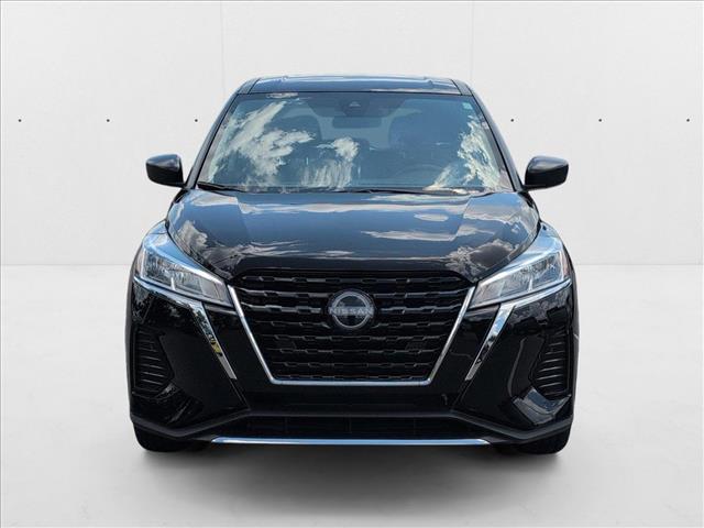 2023 Nissan Kicks S photo 2