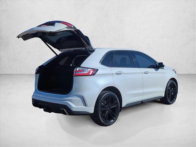 2021 Ford Edge ST photo 4