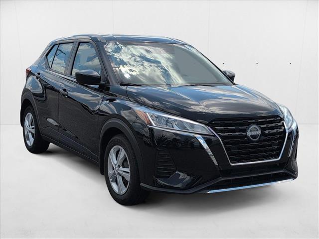 2023 Nissan Kicks S photo 3
