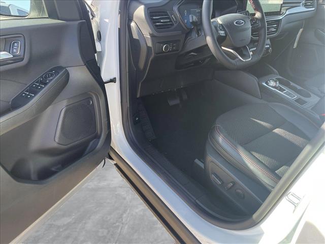 2025 Ford Escape ST-Line photo 4