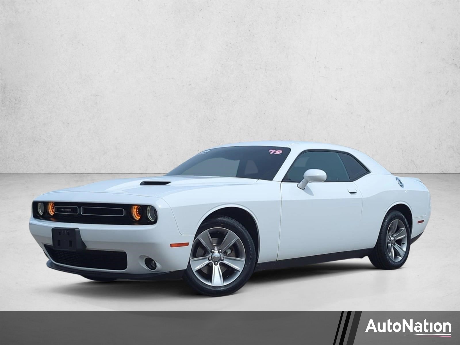 2019 Dodge Challenger SXT Auto's photo