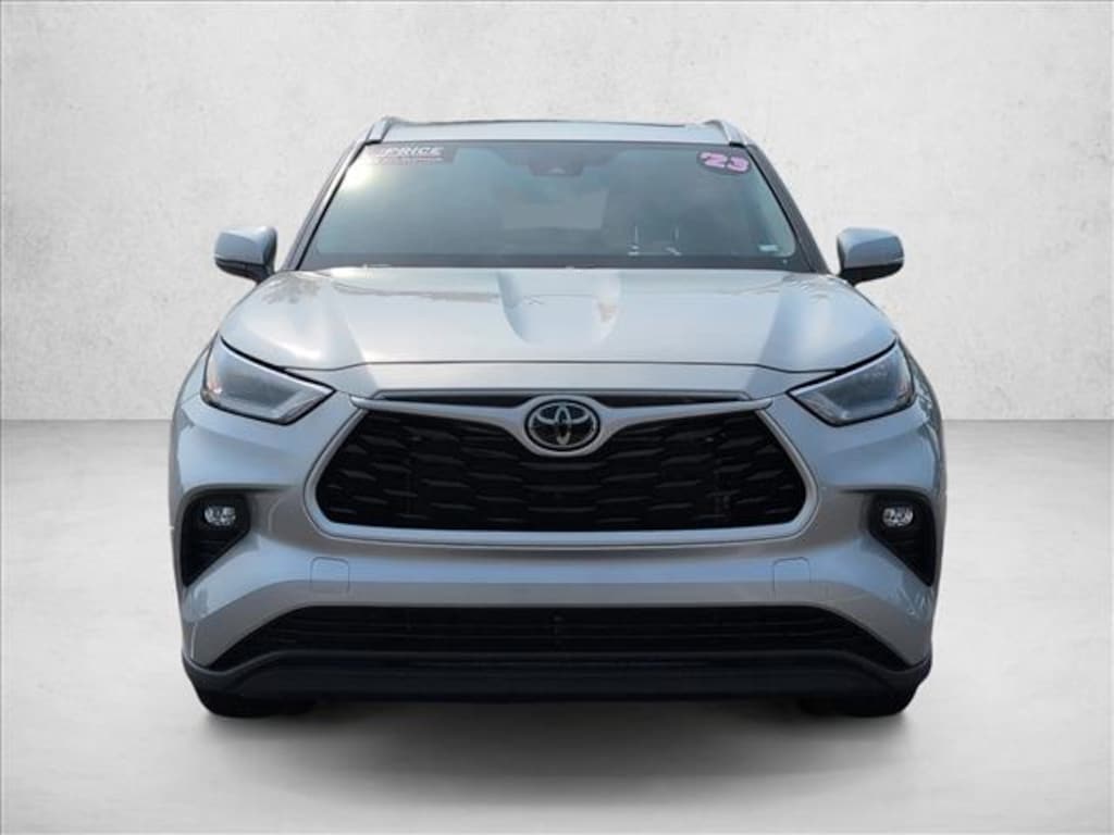 Used 2023 Toyota Highlander XLE Sport Utility