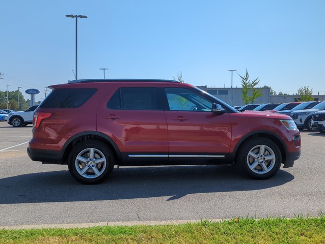 2018 Ford Explorer XLT Sport photo 4