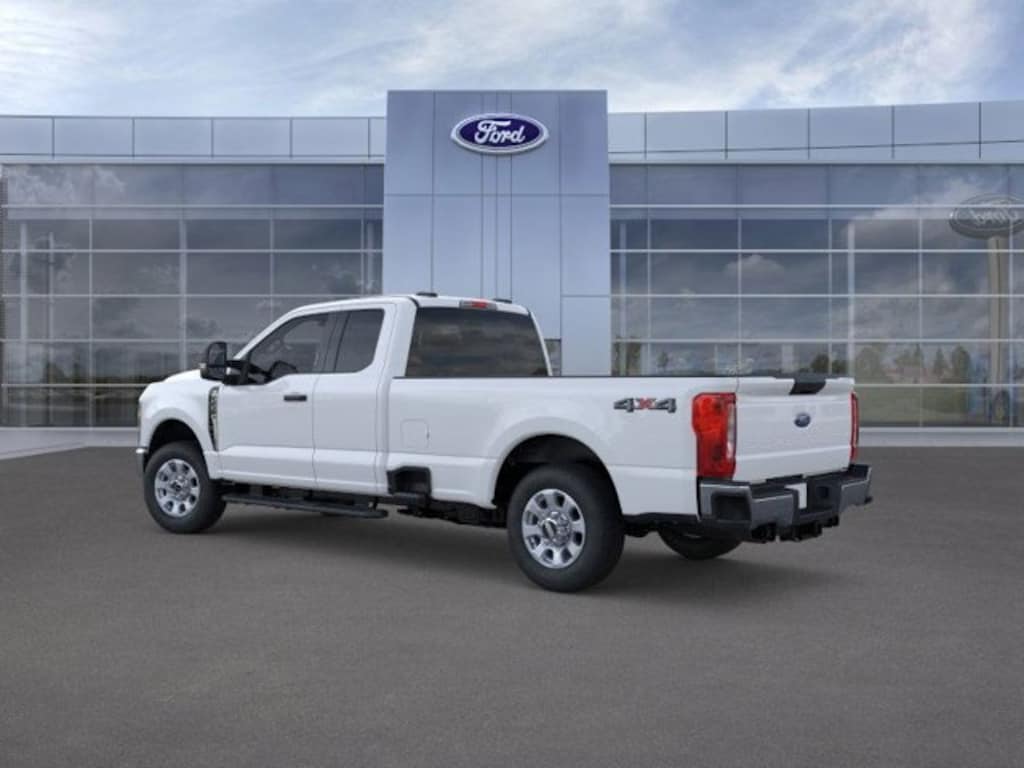 New 2024 Ford Super Duty F-250 SRW XLT Extended Cab Pickup