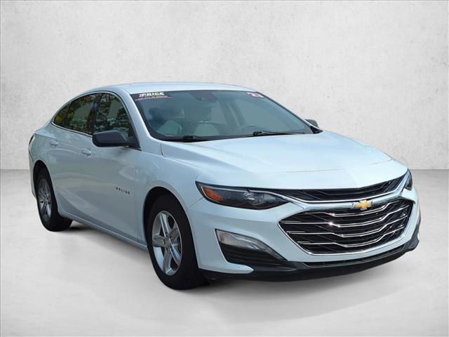 2023 Chevrolet Malibu LS photo 3