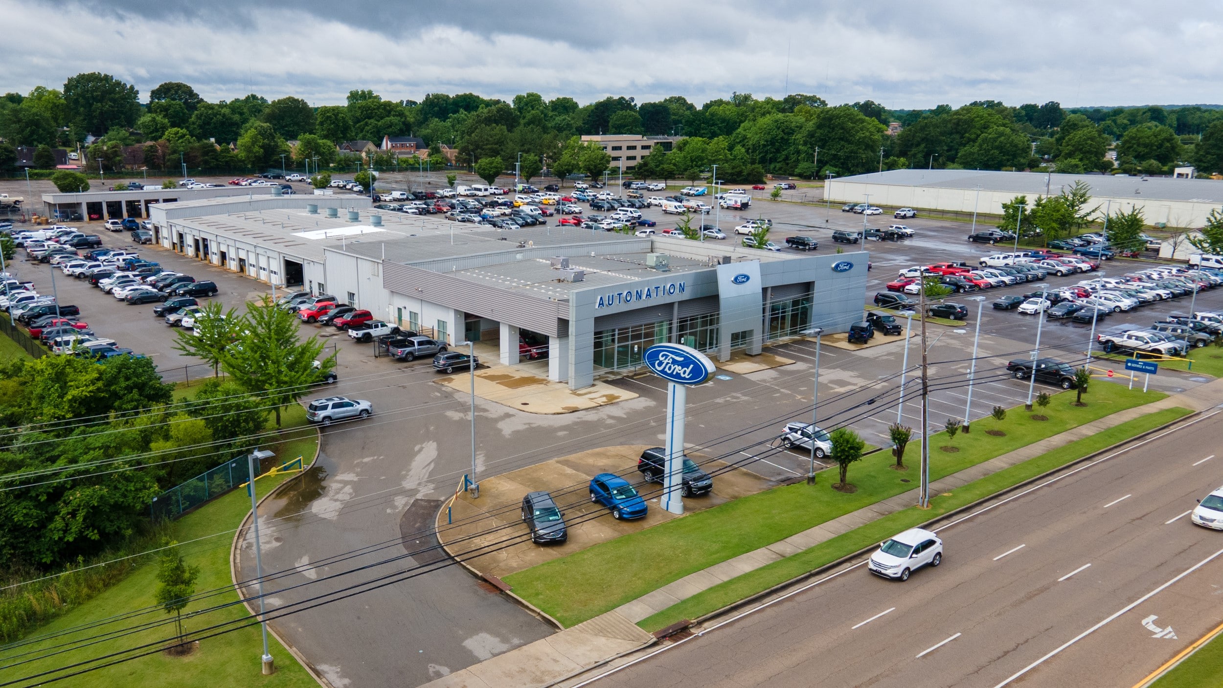 Exterior view of AutoNation Ford Wolfchase